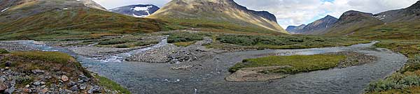 Furt des Álggajåhkå und Fluss des Vattendelarglaciären