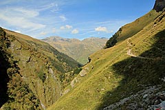 Blick zum Valser Horn und Tällihorn