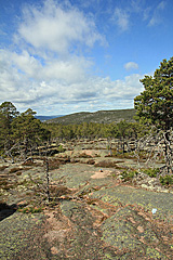 Wanderweg über Felsen