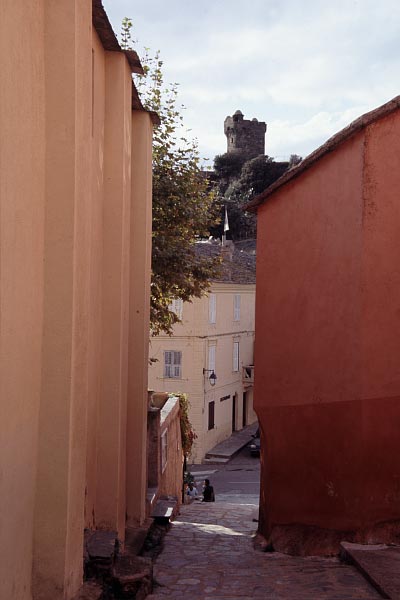 Blick auf den Turm in Nonza