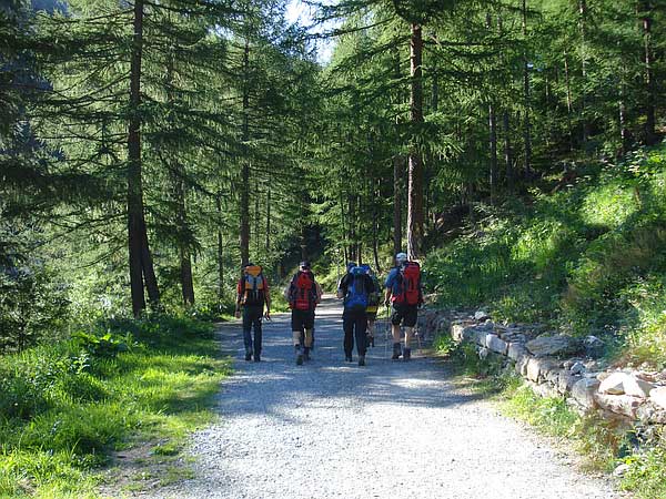 Auf dem Weg nach Saas Almagell