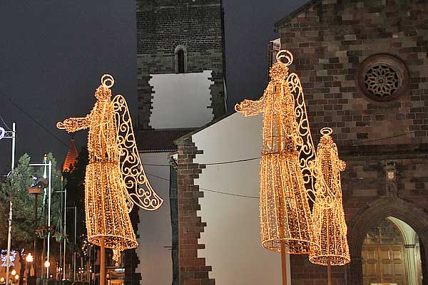 Weihnachtsbeleuchtung in Funchal