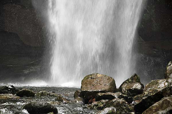 Tosbecken des Wasserfall 25 Fontes