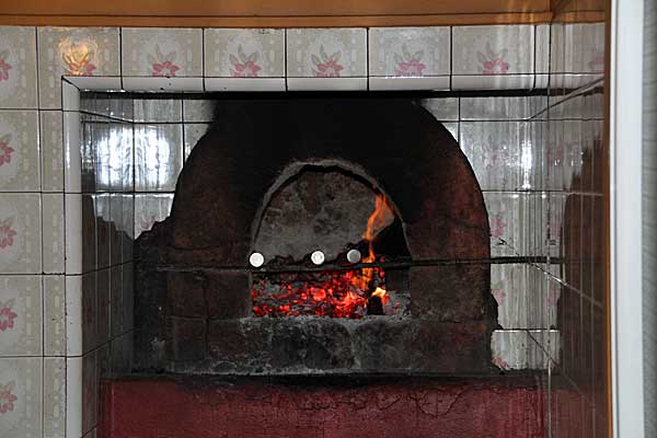 Espetadas auf dem offenen Feuer