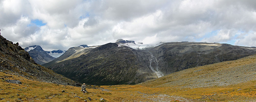 Abstieg ins Visdalen mit dem Galdhøpiggen im Hintergrund