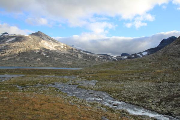 Fluss zwischen Nedre Høgvagltjønnen und Langvatnet