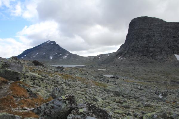 Abstieg zur DNT-Hütte Olavsbu