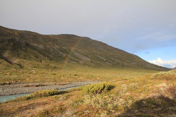 Regenbogen im Memurudalen
