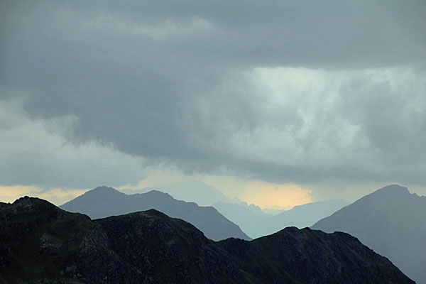 Blick zu den Glaner Alpen