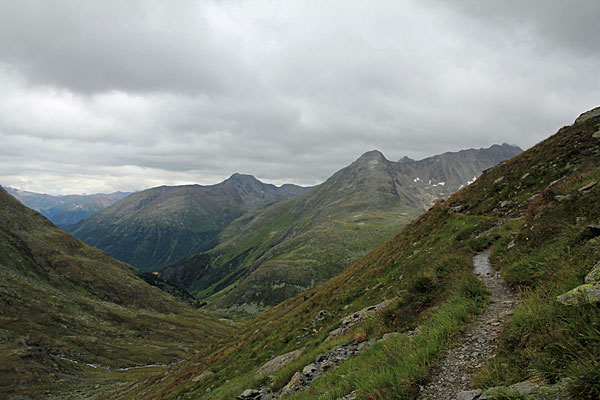 Auf dem Höhenweg im Ils Craunzs