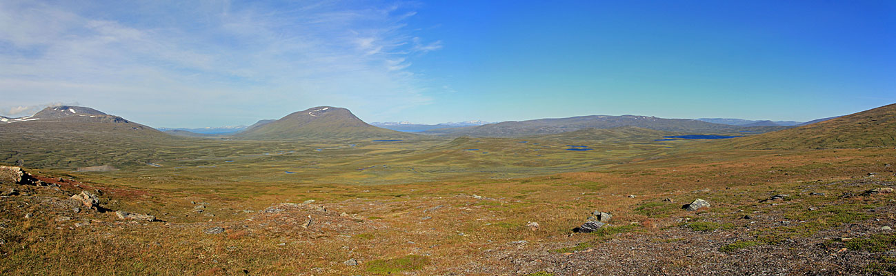 Álátjåhkkå, Máhttoajvve und Bårajávrre