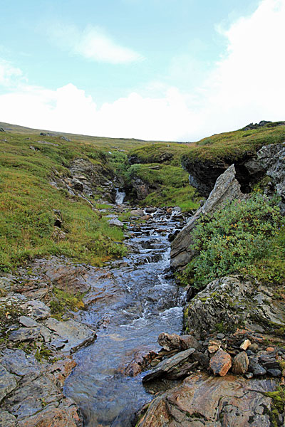 Seitenbach des Viejejåhkå