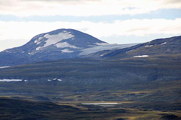 Miehtjerbákte und Stuorrajiegŋa-Gletscher