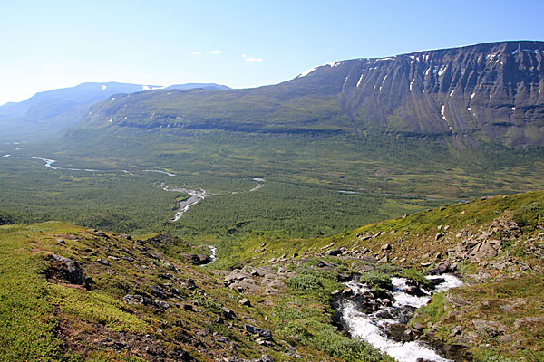 Fluß vom Vássaloamijávri