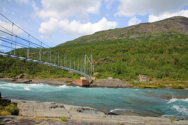 Hängebrücke über den Visttasjohka