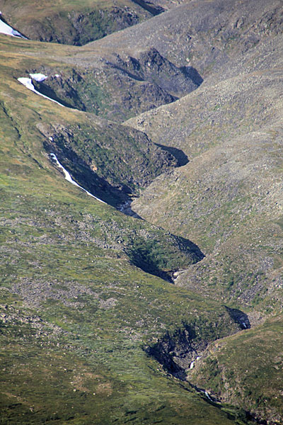Schlucht am Njuovččagaskkat