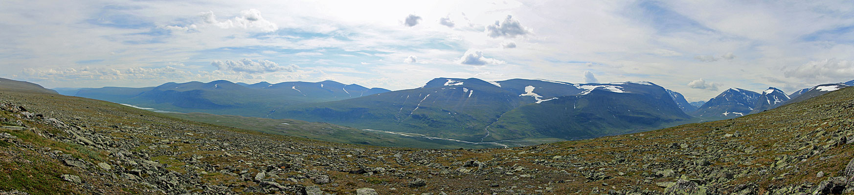 Abstieg ins Láddjuvággi