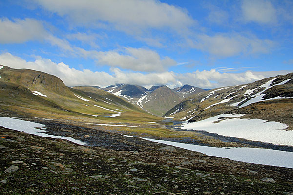 Abstieg im Geargevággi