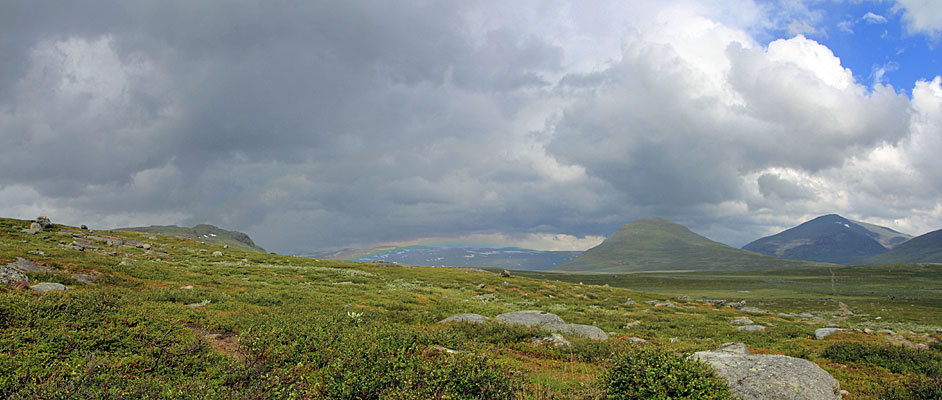 Regenbogen vor dem Gárddenvárri