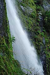 Wasserfall am nördlichen Tunnelausgang