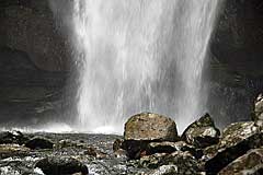 Tosbecken des Wasserfall 25 Fontes
