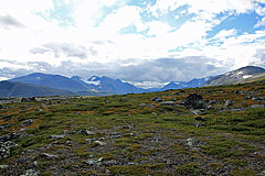 Ähpár-Massiv mit seinem Gletscher Ähpárjiegŋa
