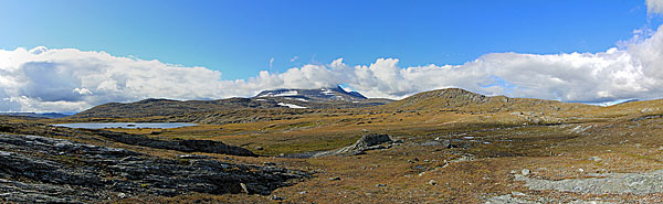 Jiegŋáffo und Berg P1208