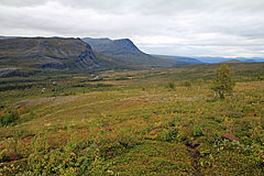 Abstieg am Gårssåjåhkå entlang