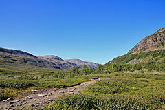 Am Latnjačorru entlang