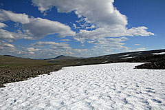 Schneefelder auf der Čievrraláhku